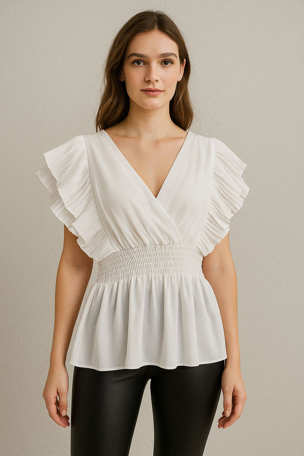 Blusa Sofía Volantes blanca - modelo vista frontal