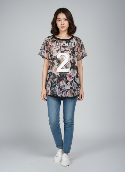 Camiseta Lupe floral - modelo vista frontal