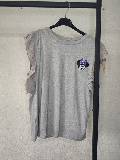 Camiseta Minnie Volantes gris - vista en percha