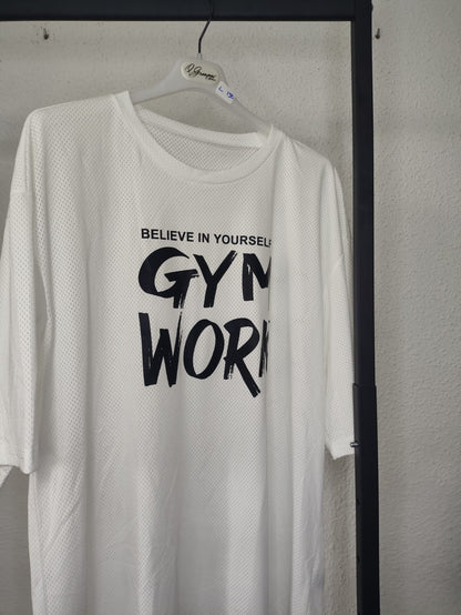 Camiseta Gym Work Believe blanca - detalle tejido en percha